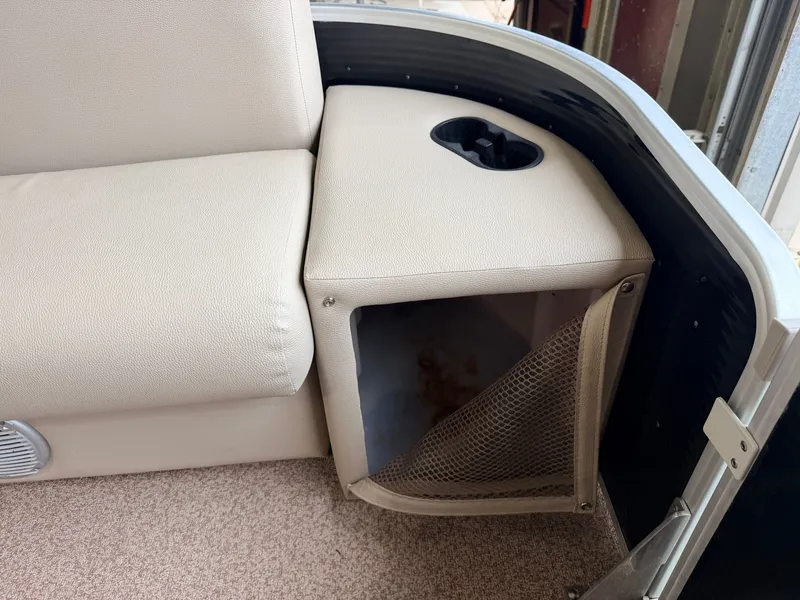 Slide: The Image of Weeres 220 Cadet Cruise & 90HP Evinrude ETec 2016 - 12