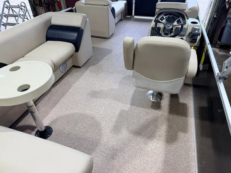 Slide: The Image of Weeres 220 Cadet Cruise & 90HP Evinrude ETec 2016 - 6