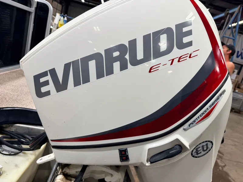 Slide: The Image of Weeres 220 Cadet Cruise & 90HP Evinrude ETec 2016 - 51