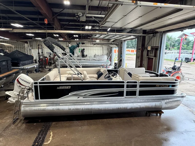 Slide: The Image of Weeres 220 Cadet Cruise & 90HP Evinrude ETec 2016 - 4