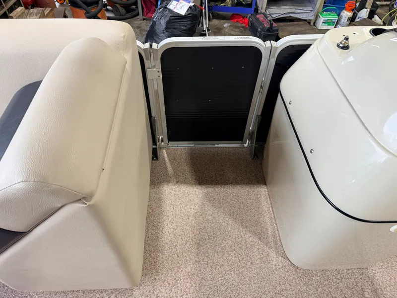 Slide: The Image of Weeres 220 Cadet Cruise & 90HP Evinrude ETec 2016 - 20