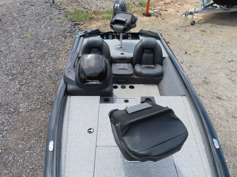 Slide: The Image of Tracker Pro Team 175 TXW 2024 - 18