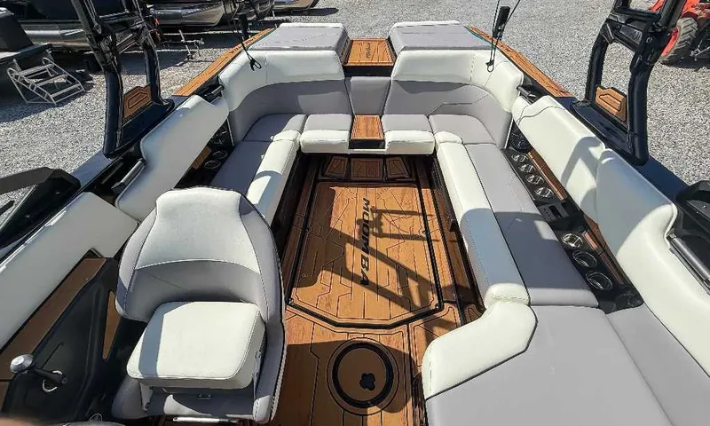 Slide: The Image of Moomba Max 2026 - 18