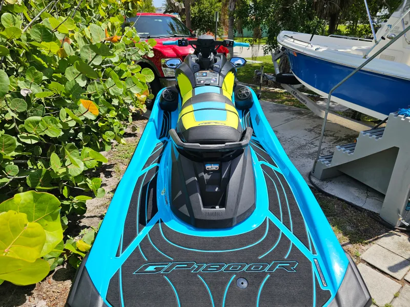 Slide: The Image of Yamaha GP 1800 R 2022 - 3
