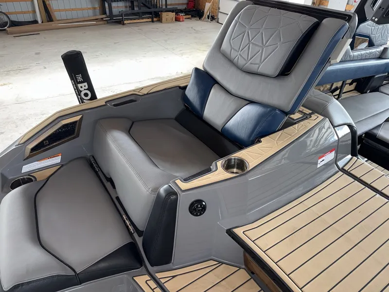 Slide: The Image of Nautique Super Air Nautique G25 Paragon 2021 - 25