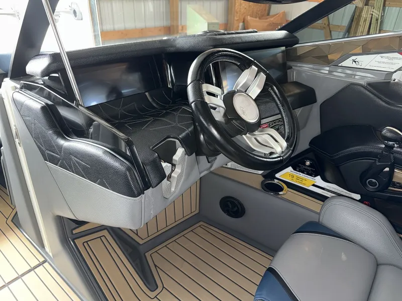 Slide: The Image of Nautique Super Air Nautique G25 Paragon 2021 - 13