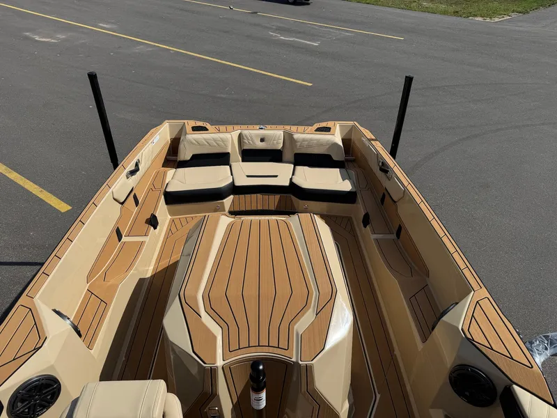 Slide: The Image of Nautique Ski Closed Bow 2027 - 13