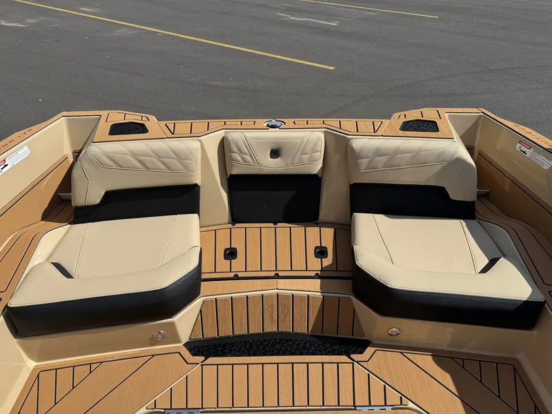 Slide: The Image of Nautique Ski Closed Bow 2027 - 15