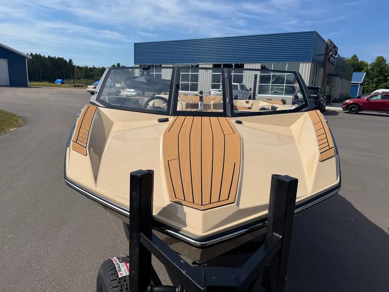 Slide: The Image of Nautique Ski Closed Bow 2027 - 8