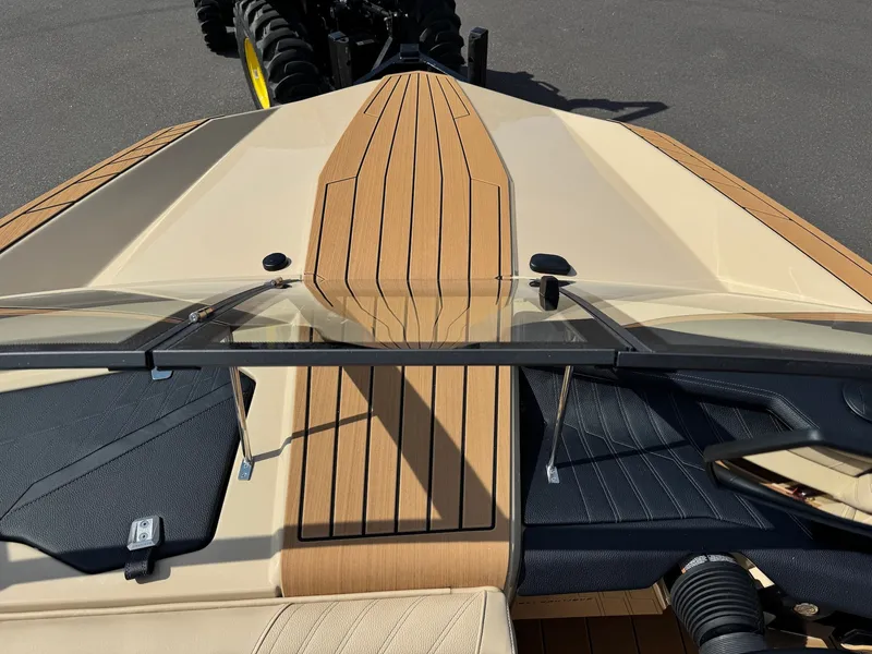 Slide: The Image of Nautique Ski Closed Bow 2027 - 9