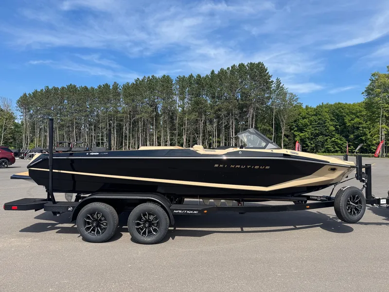 Slide: The Image of Nautique Ski Closed Bow 2027 - 2