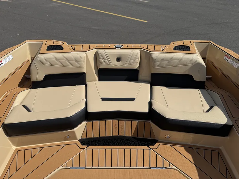 Slide: The Image of Nautique Ski Closed Bow 2027 - 14
