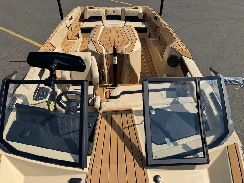 Slide: The Image of Nautique Ski Closed Bow 2027 - 10