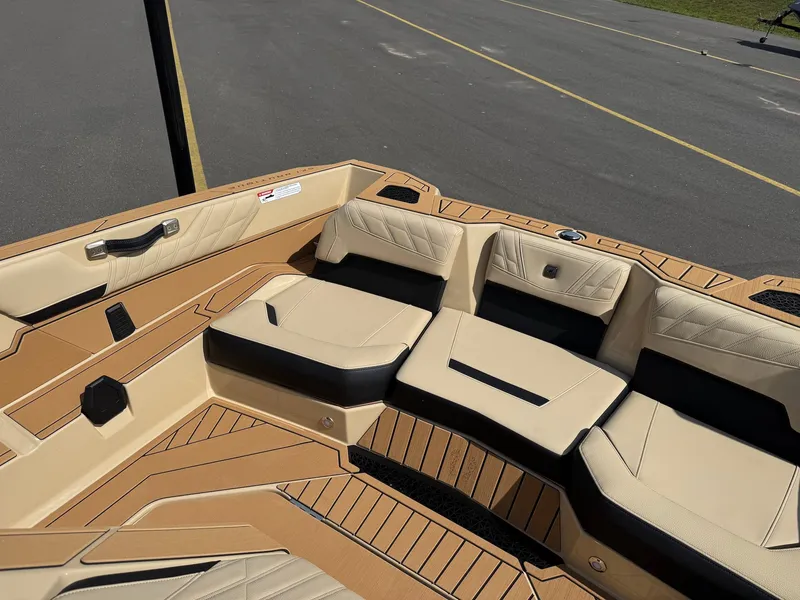 Slide: The Image of Nautique Ski Closed Bow 2027 - 19