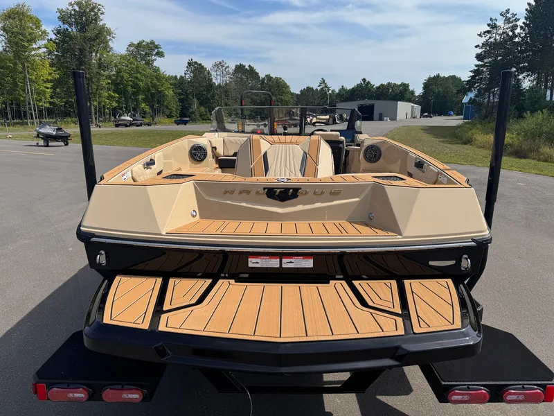 Slide: The Image of Nautique Ski Closed Bow 2027 - 7