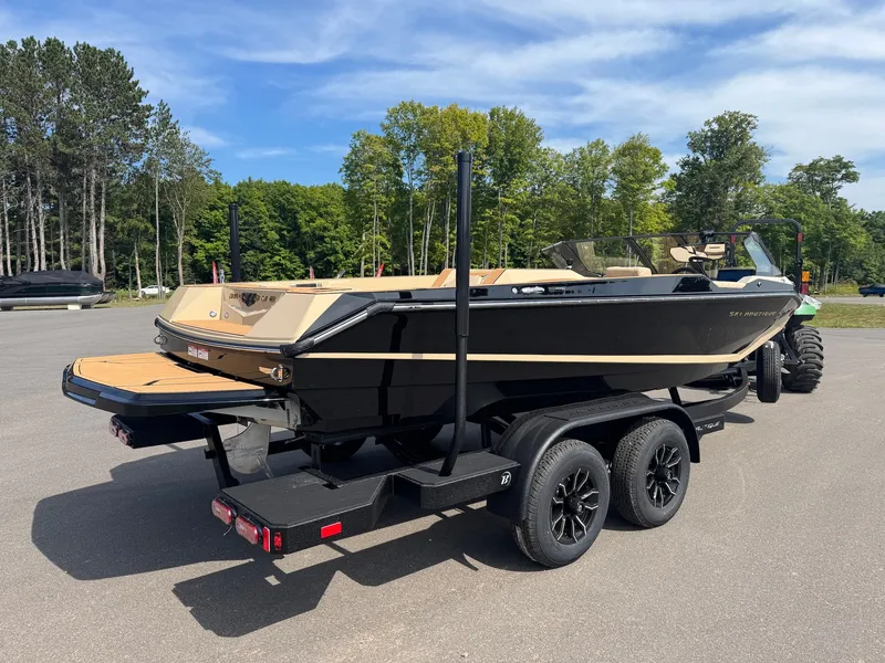 Slide: The Image of Nautique Ski Closed Bow 2027 - 5