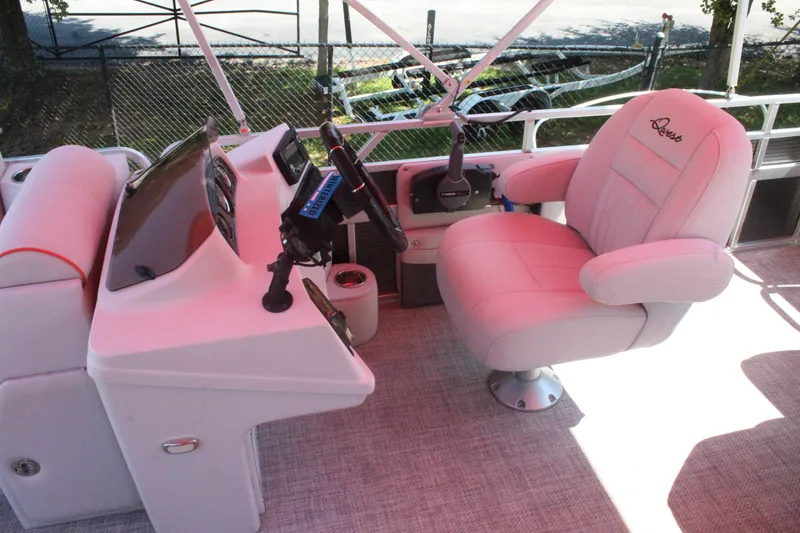 Slide: The Image of Qwest 820 LANAI 2020 - 10