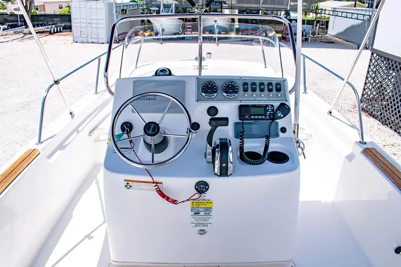 Slide: The Image of Boston Whaler 190 Montauk 2019 - 9
