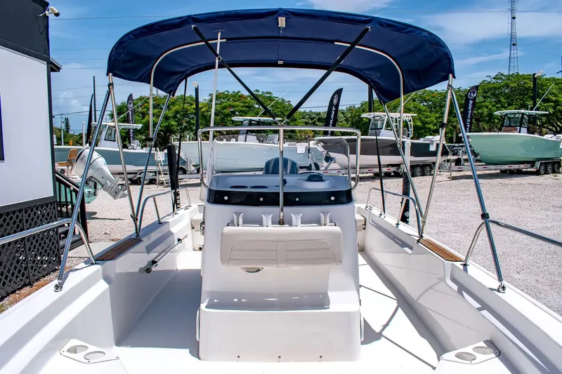 Slide: The Image of Boston Whaler 190 Montauk 2019 - 14