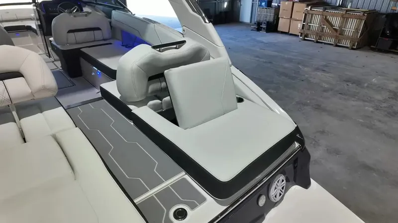 Slide: The Image of Regal LS6 2027 - 77