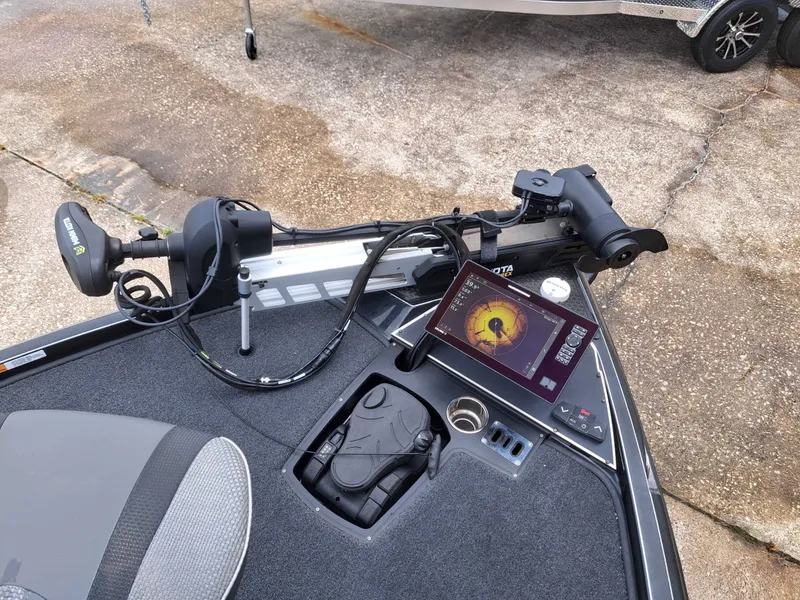 Slide: The Image of Ranger Z520R 2024 - 18