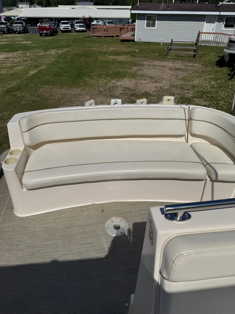 Slide: The Image of Rinker Fiesta Vee 290 2004 - 5