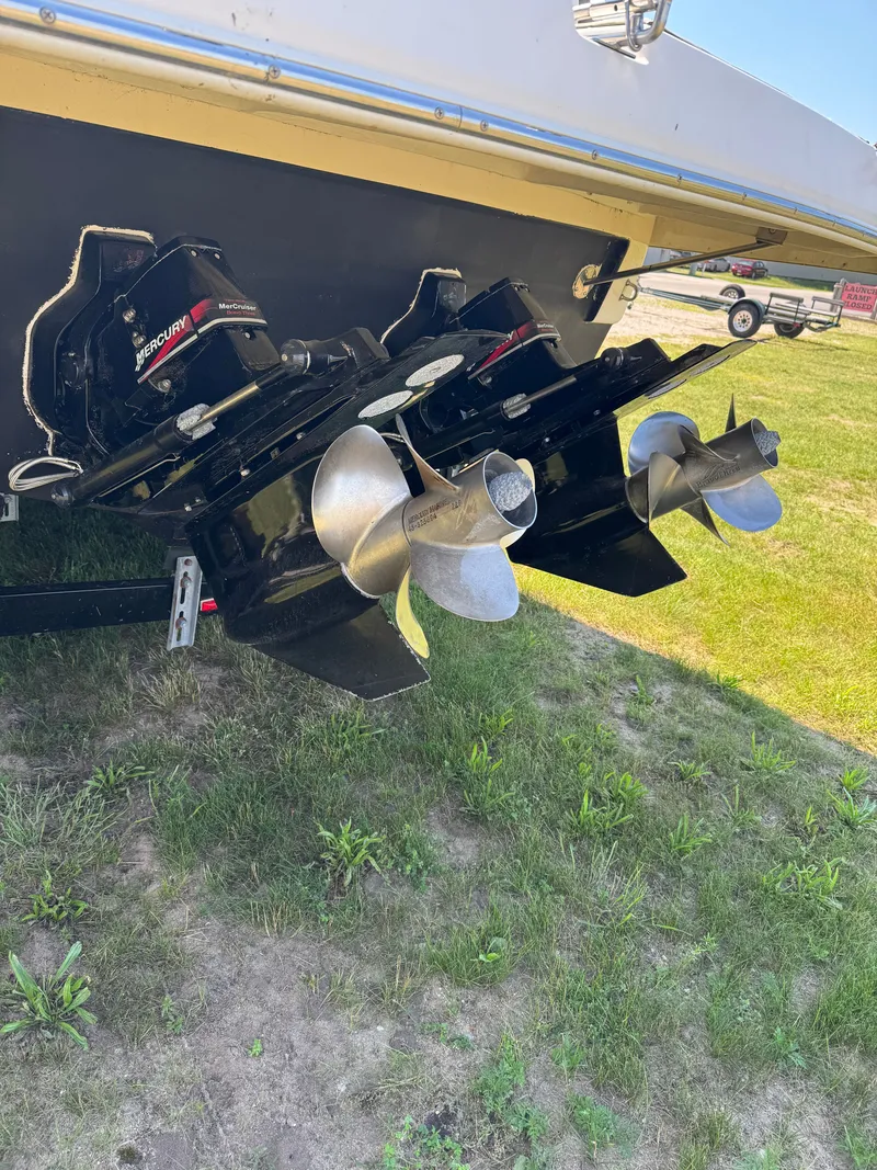 Slide: The Image of Rinker Fiesta Vee 290 2004 - 4