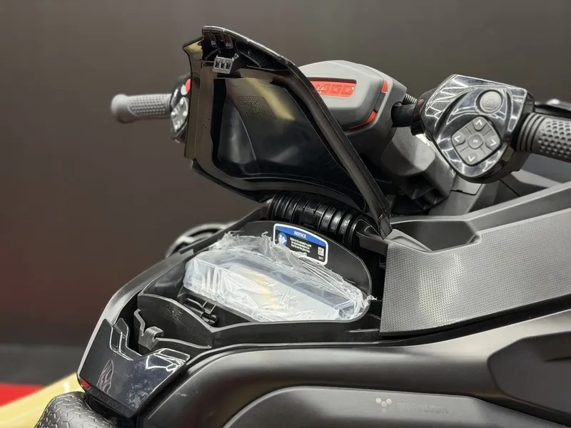 Slide: The Image of Sea-Doo RXT-X 325 2025 - 13