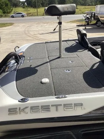 Slide: The Image of Skeeter FXR21 Limited 2020 - 33