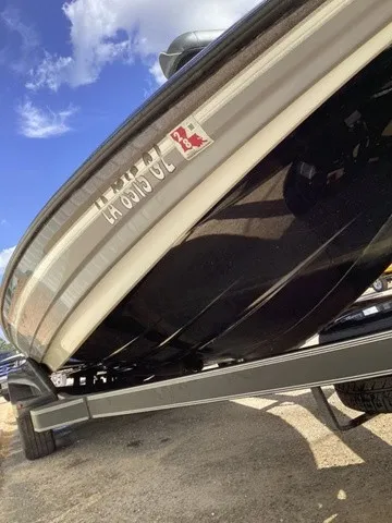 Slide: The Image of Skeeter FXR21 Limited 2020 - 25