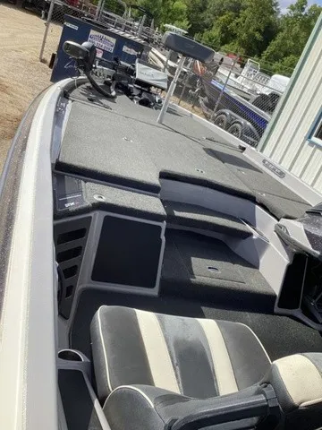Slide: The Image of Skeeter FXR21 Limited 2020 - 10