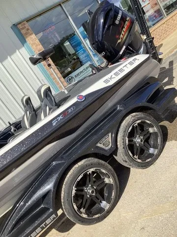 Slide: The Image of Skeeter FXR21 Limited 2020 - 8