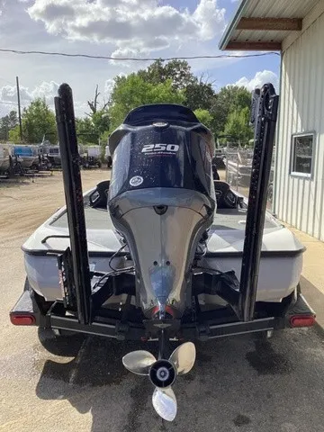 Slide: The Image of Skeeter FXR21 Limited 2020 - 3
