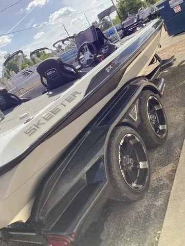 Slide: The Image of Skeeter FXR21 Limited 2020 - 58