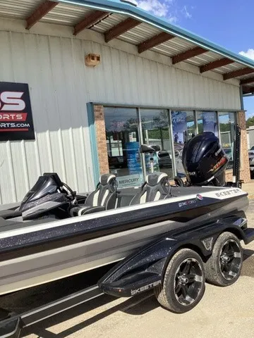 Slide: The Image of Skeeter FXR21 Limited 2020 - 12