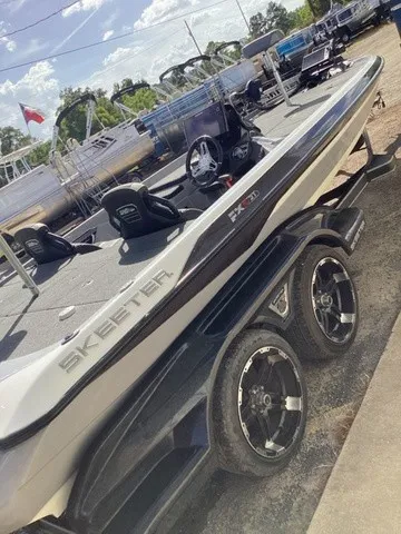 Slide: The Image of Skeeter FXR21 Limited 2020 - 44