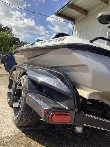Slide: The Image of Skeeter FXR21 Limited 2020 - 57