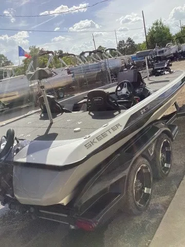 Slide: The Image of Skeeter FXR21 Limited 2020 - 45