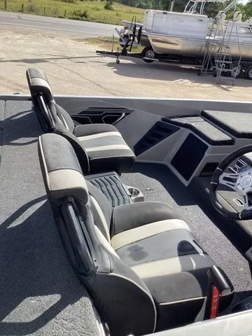 Slide: The Image of Skeeter FXR21 Limited 2020 - 34