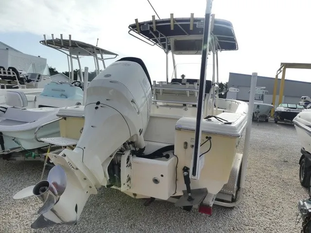 Slide: The Image of Scout 235 Sportfish 2002 - 5