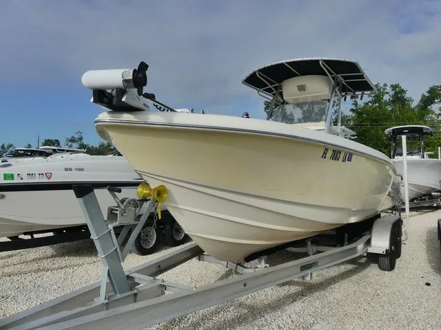 Slide: The Image of Scout 235 Sportfish 2002 - 3