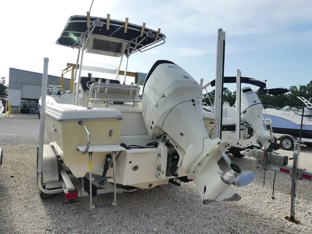 Slide: The Image of Scout 235 Sportfish 2002 - 4