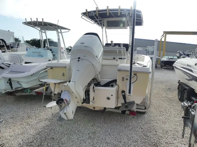 Slide: The Image of Scout 235 Sportfish 2002 - 6