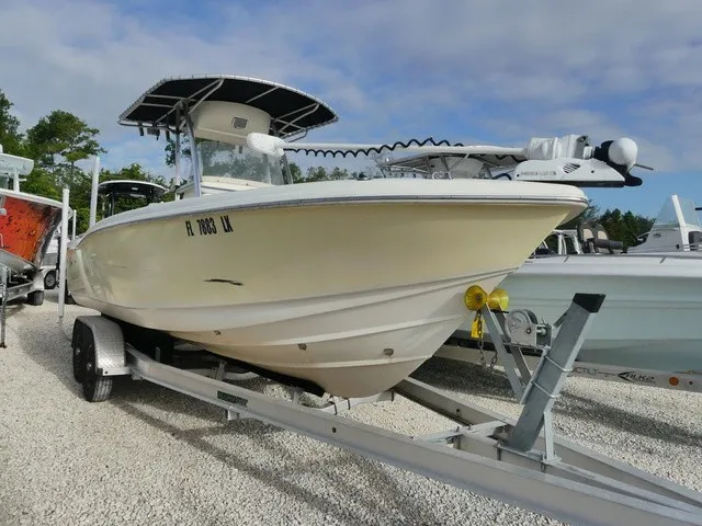The Image of Scout 235 Sportfish 2002 - 1