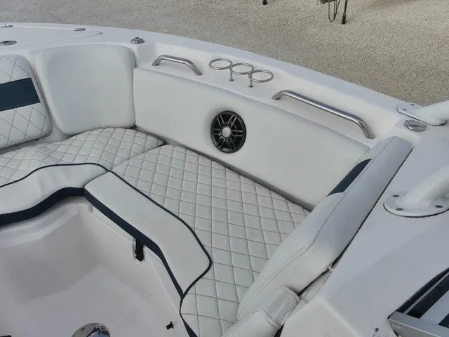 Slide: The Image of Sea Fox 228 Traveler 2024 - 19