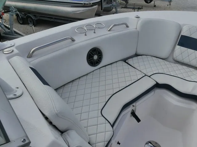 Slide: The Image of Sea Fox 228 Traveler 2024 - 18