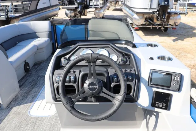 Slide: The Image of Bentley Pontoons Legacy 243 Swingback 2027 - 6