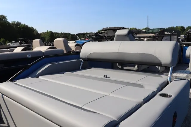 Slide: The Image of Bentley Pontoons Legacy 243 Swingback 2027 - 9