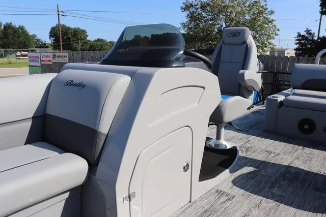 Slide: The Image of Bentley Pontoons Legacy 243 Swingback 2027 - 5