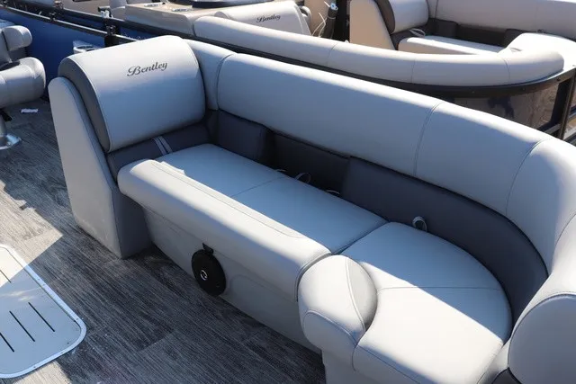 Slide: The Image of Bentley Pontoons Legacy 243 Swingback 2027 - 4